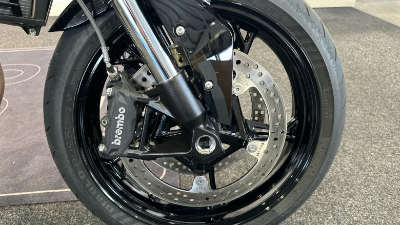 BMW F900 R (25MY)